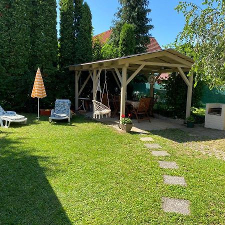 Sommer Ferienhaus Balatonszarszo Exterior photo